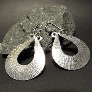 Arabesque Flow – Artisan Hammered Argentium Earrings