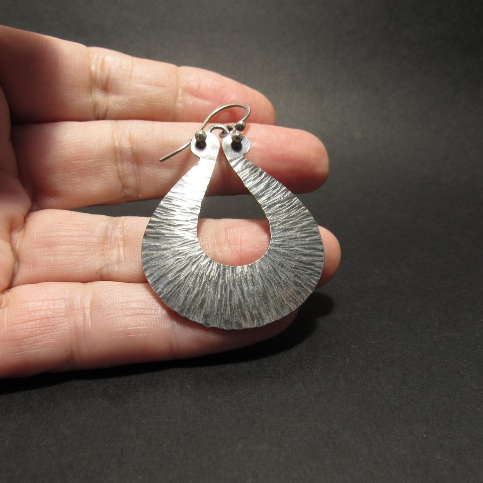 Arabesque Flow – Artisan Hammered Argentium Earrings
