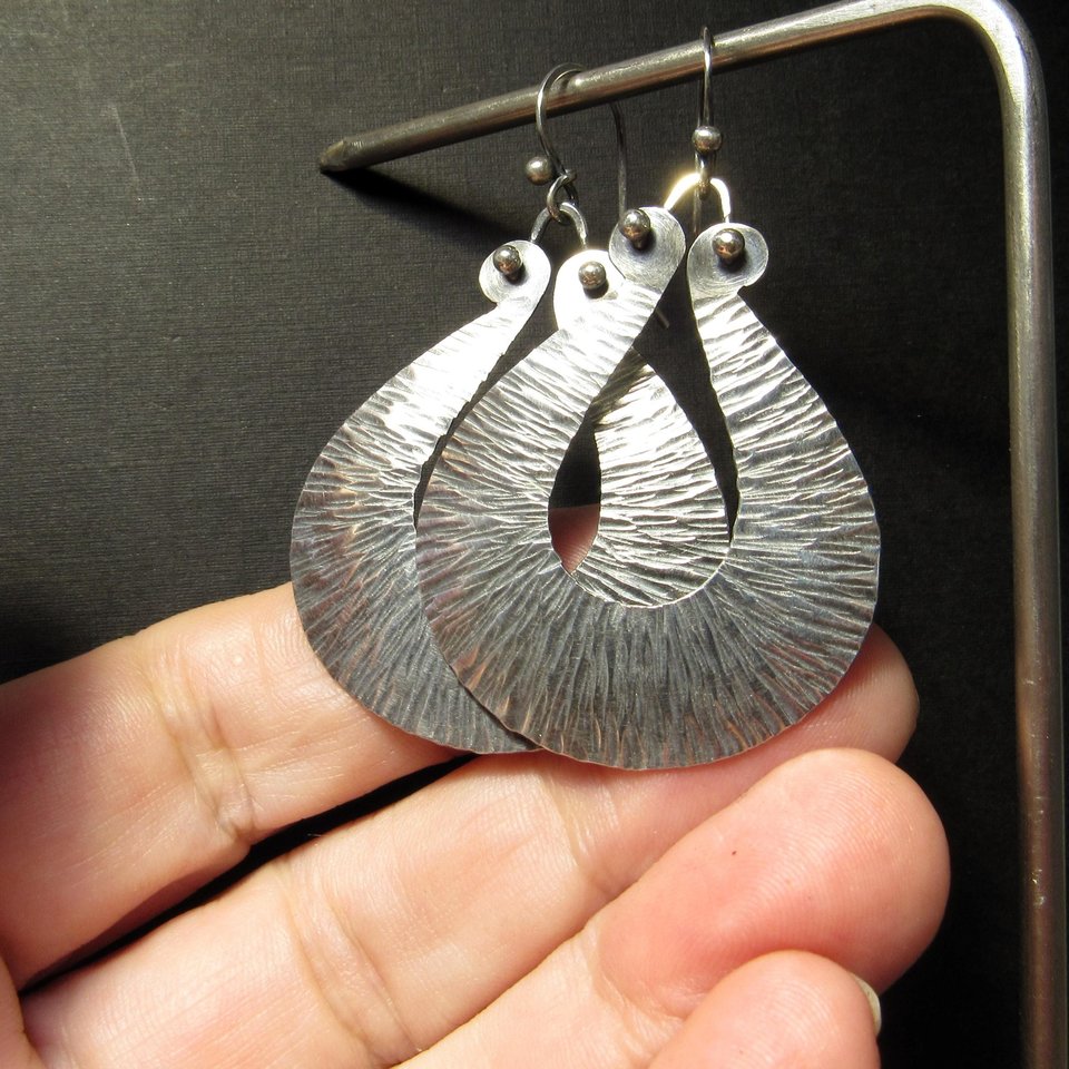 Arabesque Flow – Artisan Hammered Argentium Earrings
